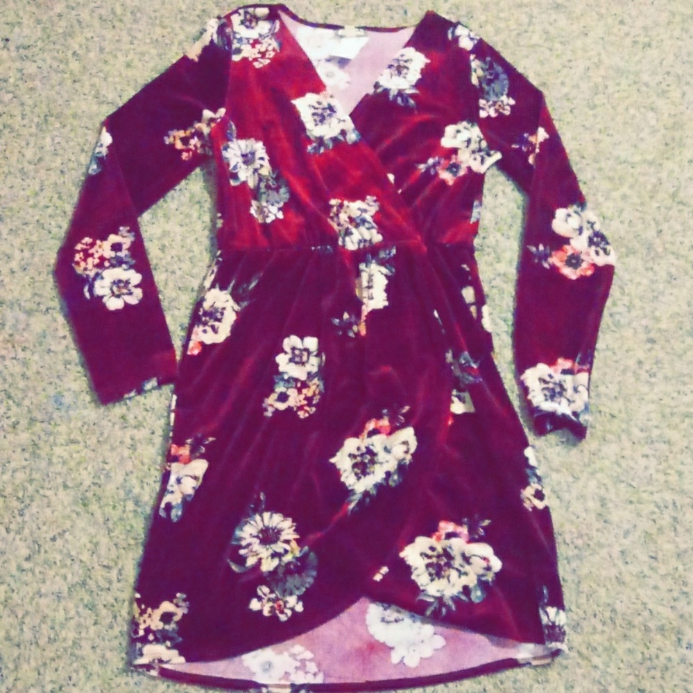 Eyeshadow/ WD Dress Short Burgundy